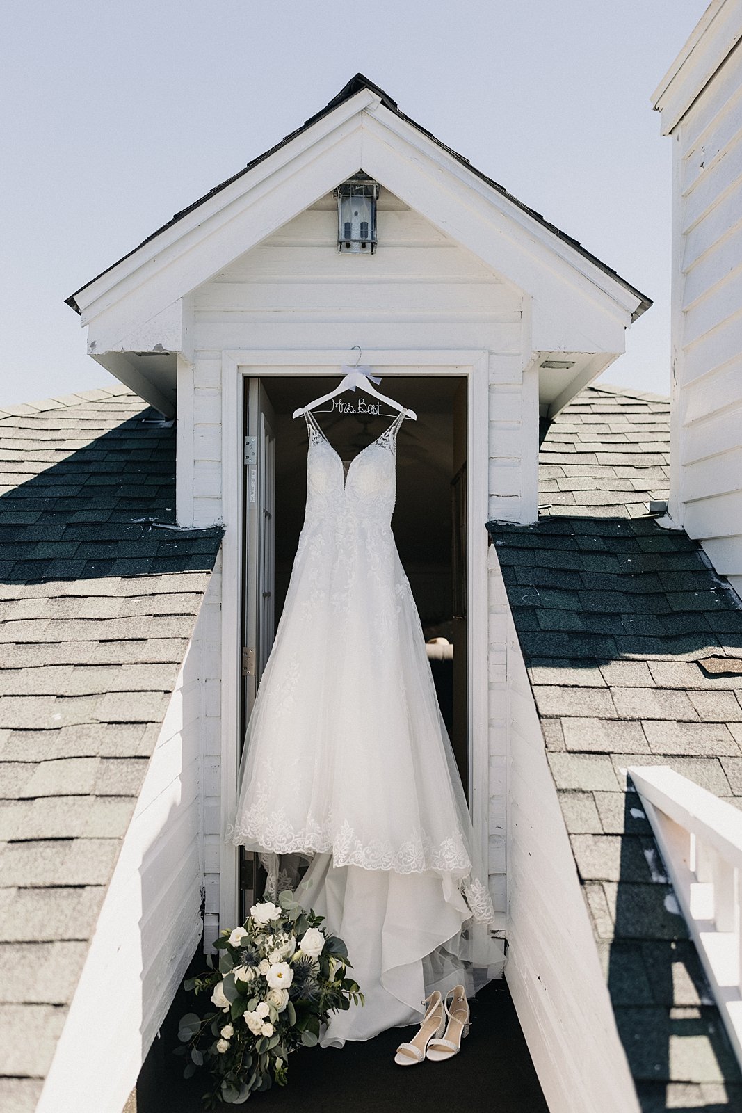 wedding dress and bouquet at tybee island